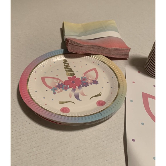 TALKING TABLES INC Unicorn Party In A Box Kit for 16 kids New - Picture 2 of 7